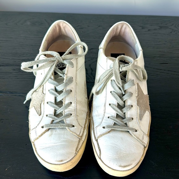 Golden Goose White with Flower - Picture 1 of 5